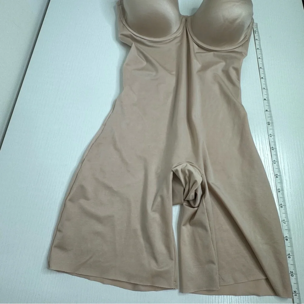 Spanx Women’s Strapless Cupped Mid-Thigh Bodysuit Size Medium - Picture 9 of 9